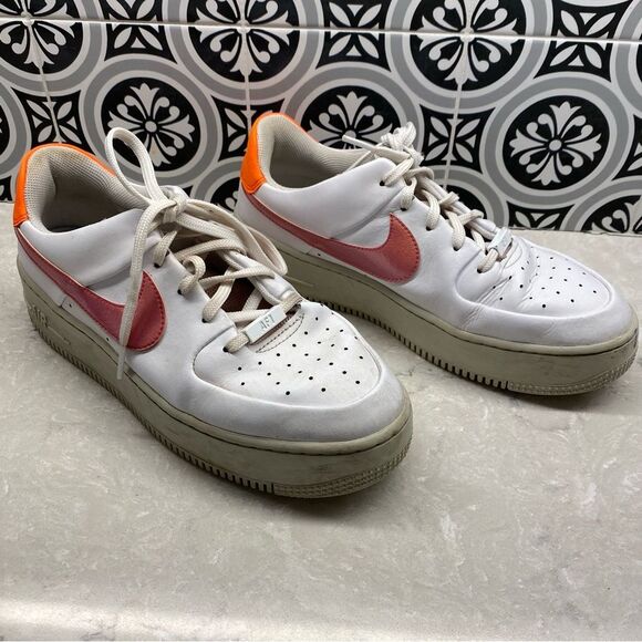 Nike Women NIKE AIR FORCE 1 9.5 SAGE LOW Women\'s Athletic Sneakers White Pink Orange